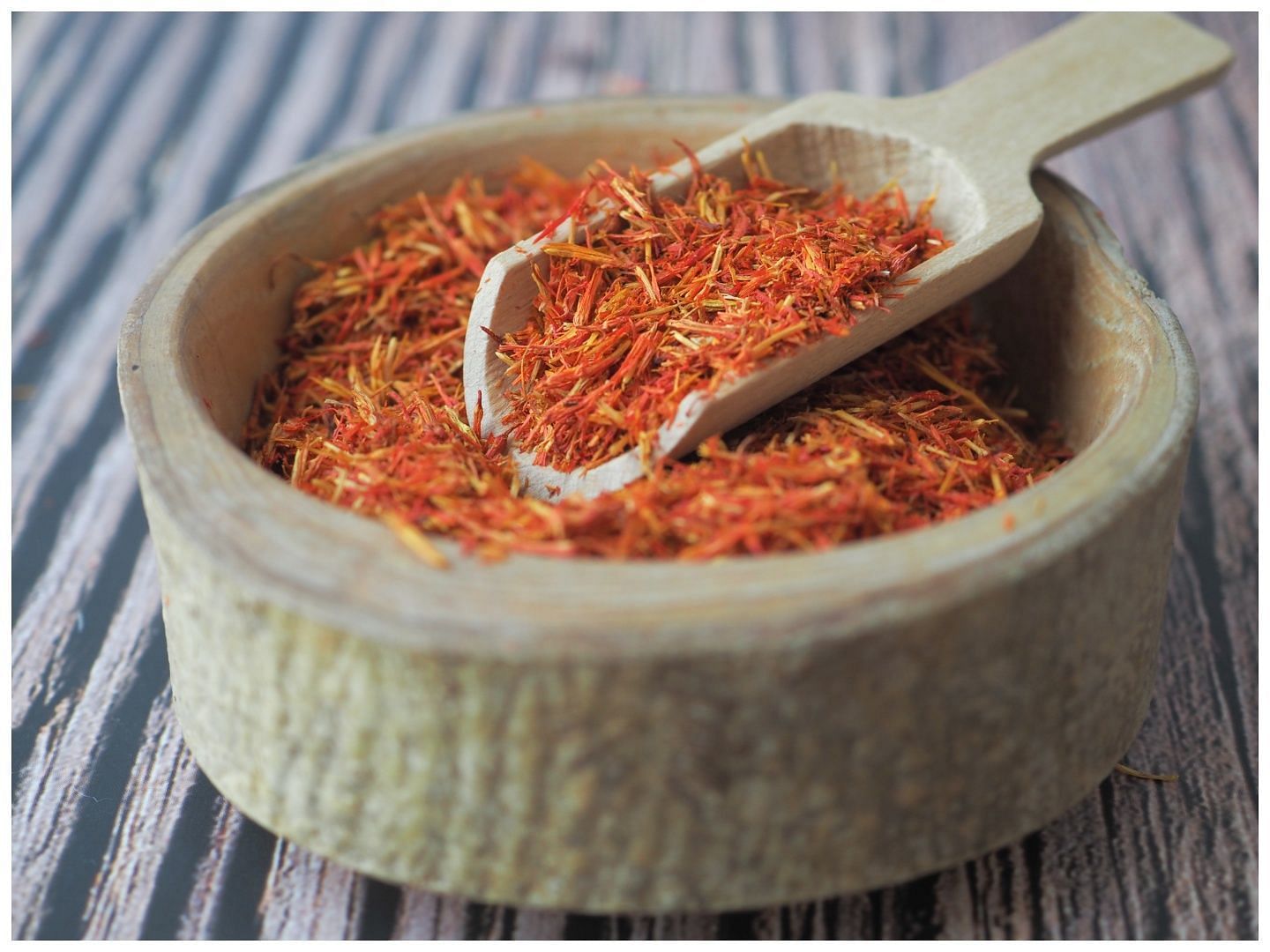 Kumkumadi Oil, an old-school beauty remedy from India (Image via Vecteezy)